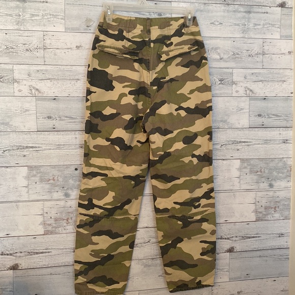 Divided by H&M High Waisted Camo Pants Size 2 - Picture 7 of 7